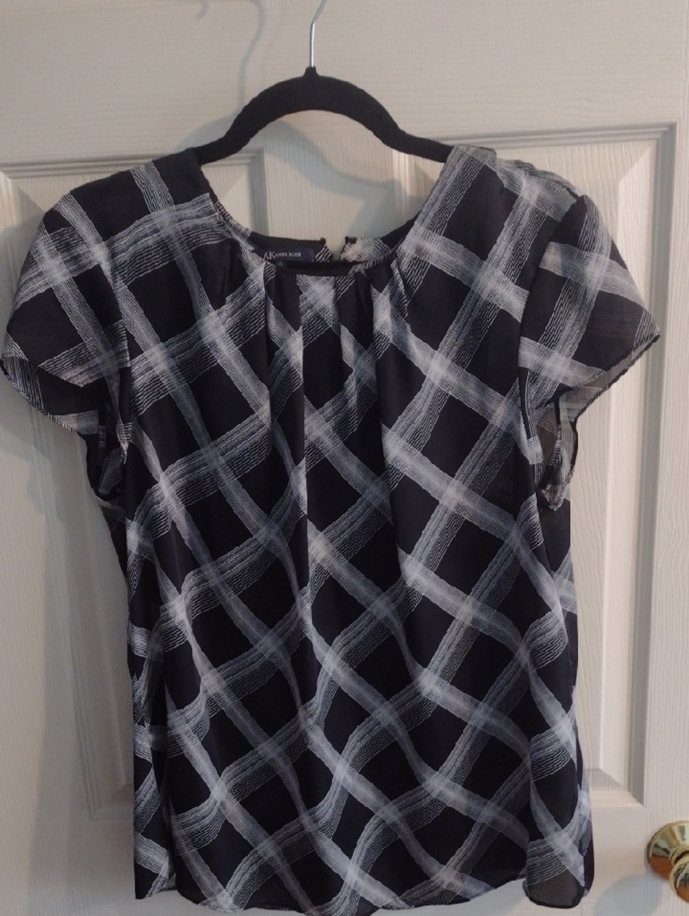 Ann Taylor Black & White Brushstroke Plaid Short Sleeve Top